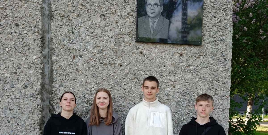 Участие в акции по уборке памятных мест
