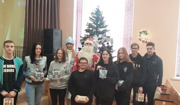 Новогоднее поздравление учащихся