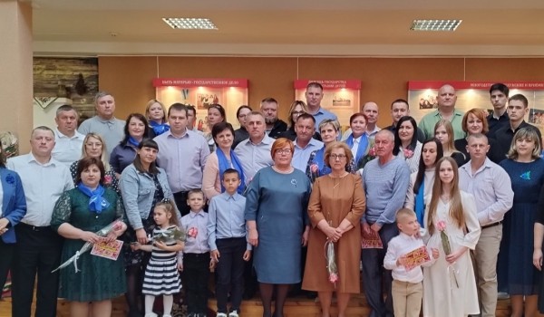 Поздравление семей-юбиляров