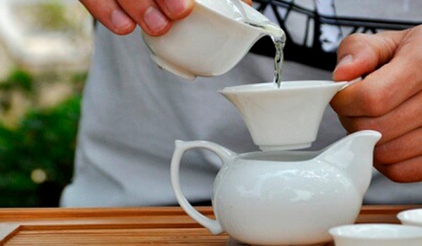 Круглый стол с чаем